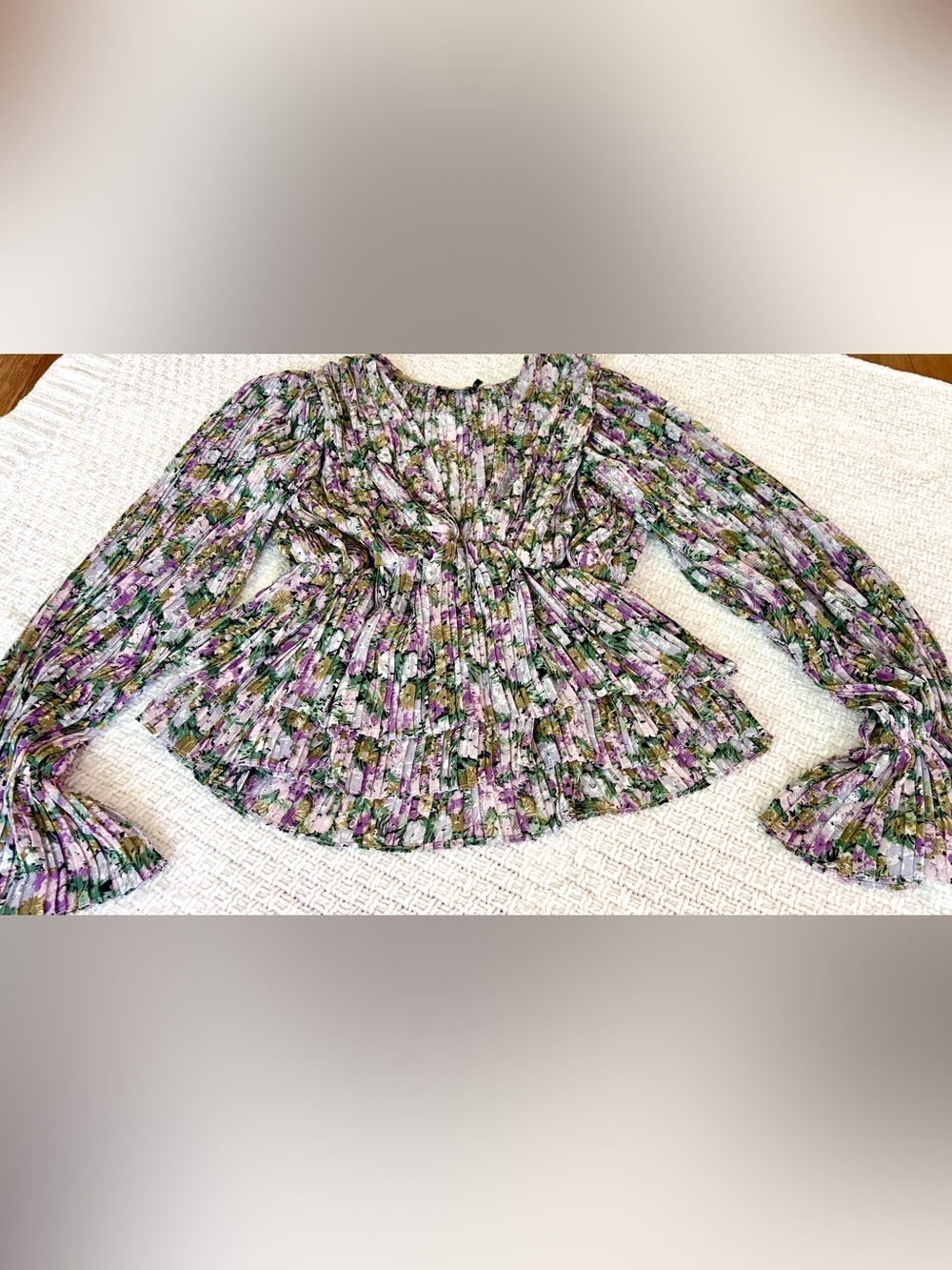 Nasty Gal Top Blouse Lavender Green Floral All Plisse Accordion Pleated Peplum M - Picture 4 of 10